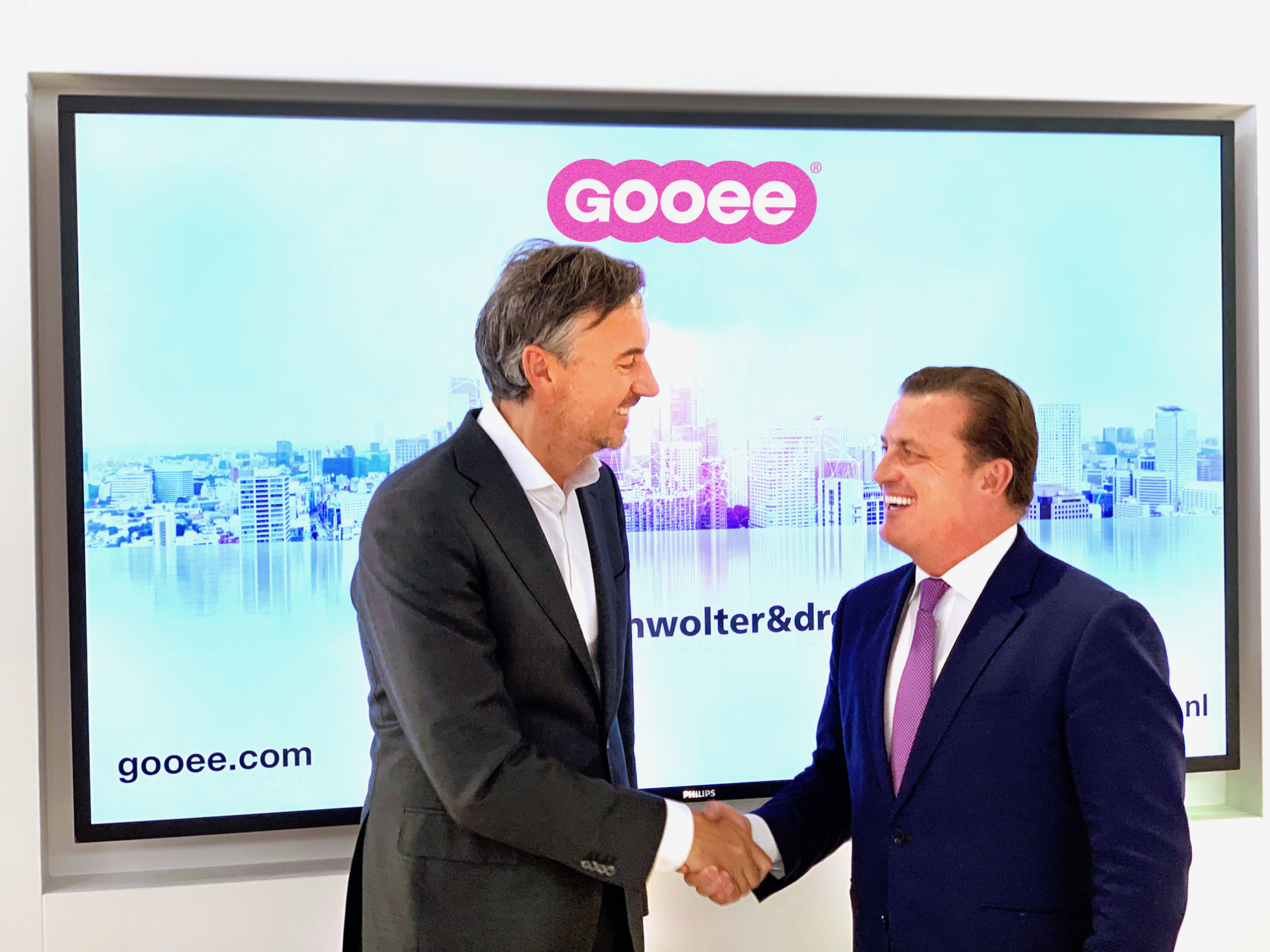 Bas Ambachtsheer, President at Croonwolter&dros and Andrew Johnson, Gooee CEO met at the Building Holland exhibition.