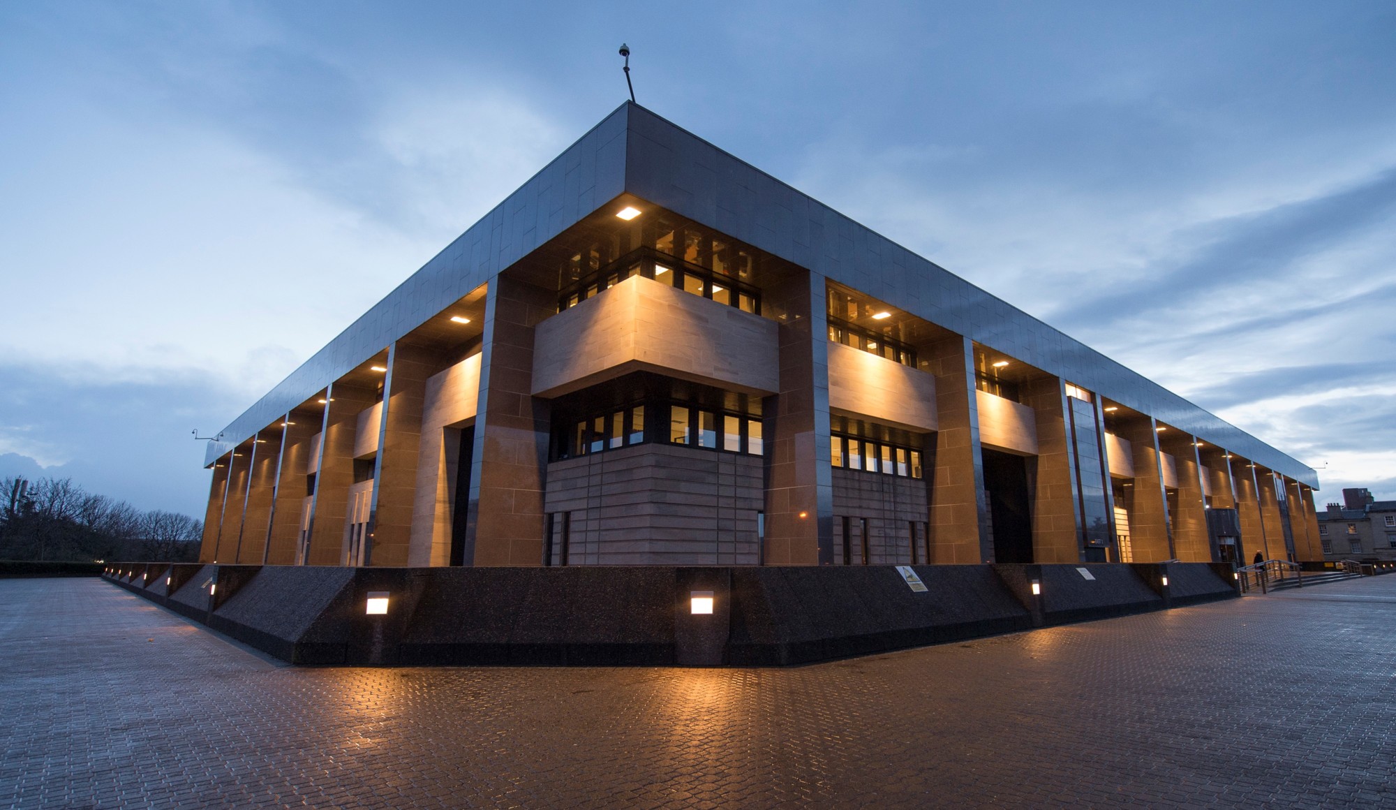 OCS Wins FM Contract With Scottish Courts and Tribunals Service 