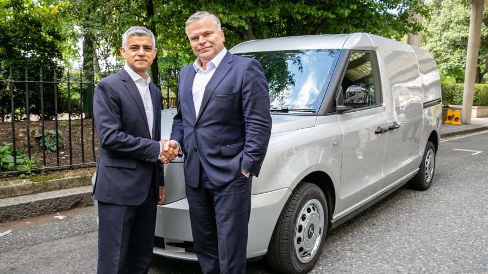 London Electric Vehicle Company CEO Joerg Hofmann with London Mayor Sadiq Khan and the van based on the electric black cab