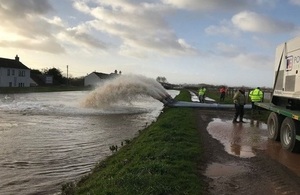 Environment Agency teams operating high volume pumps on Currymoor