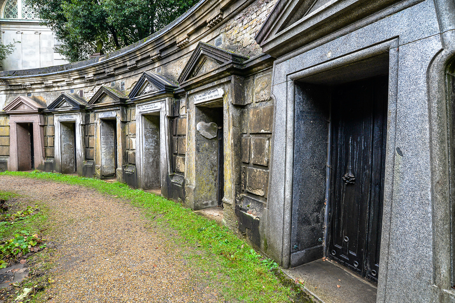 How Highgate Cemetery is Using BIM to Preserve its Site