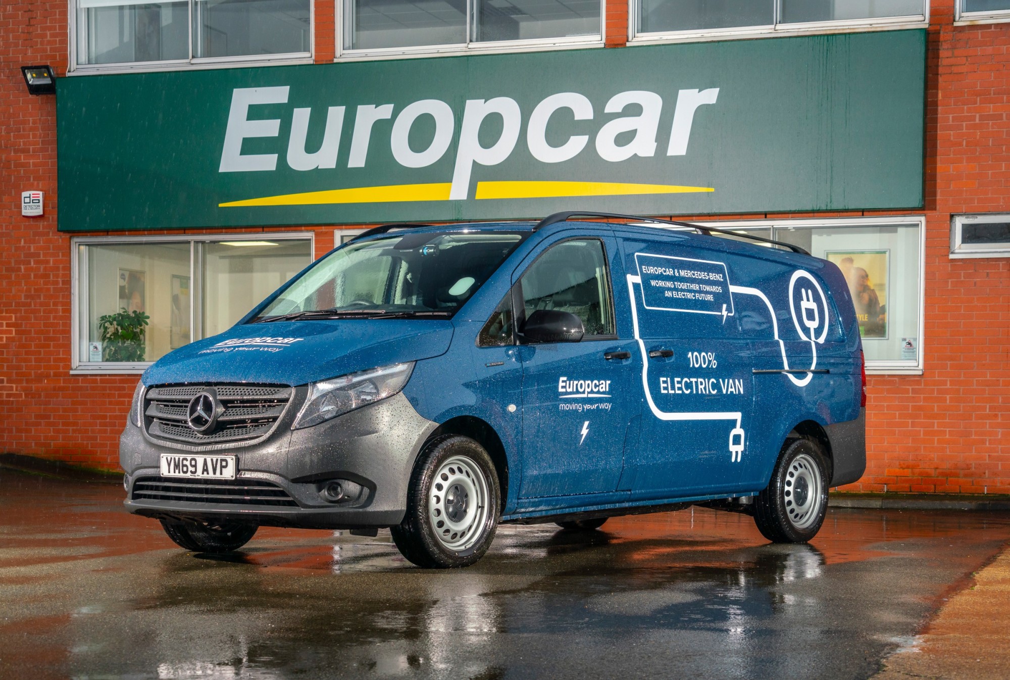 Europcar & Mercedes Put EVan Tech To The Test TWinFM