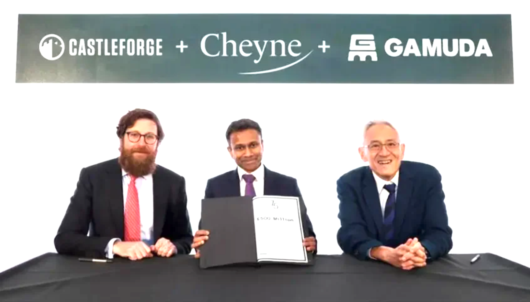 Image of Castleforge founding partner Michael Kovacs (left), Cheyne Real Estate managing partner and CIO Ravi Stickney (middle) and Gamuda group MD Datuk Lin Yun Ling (right)