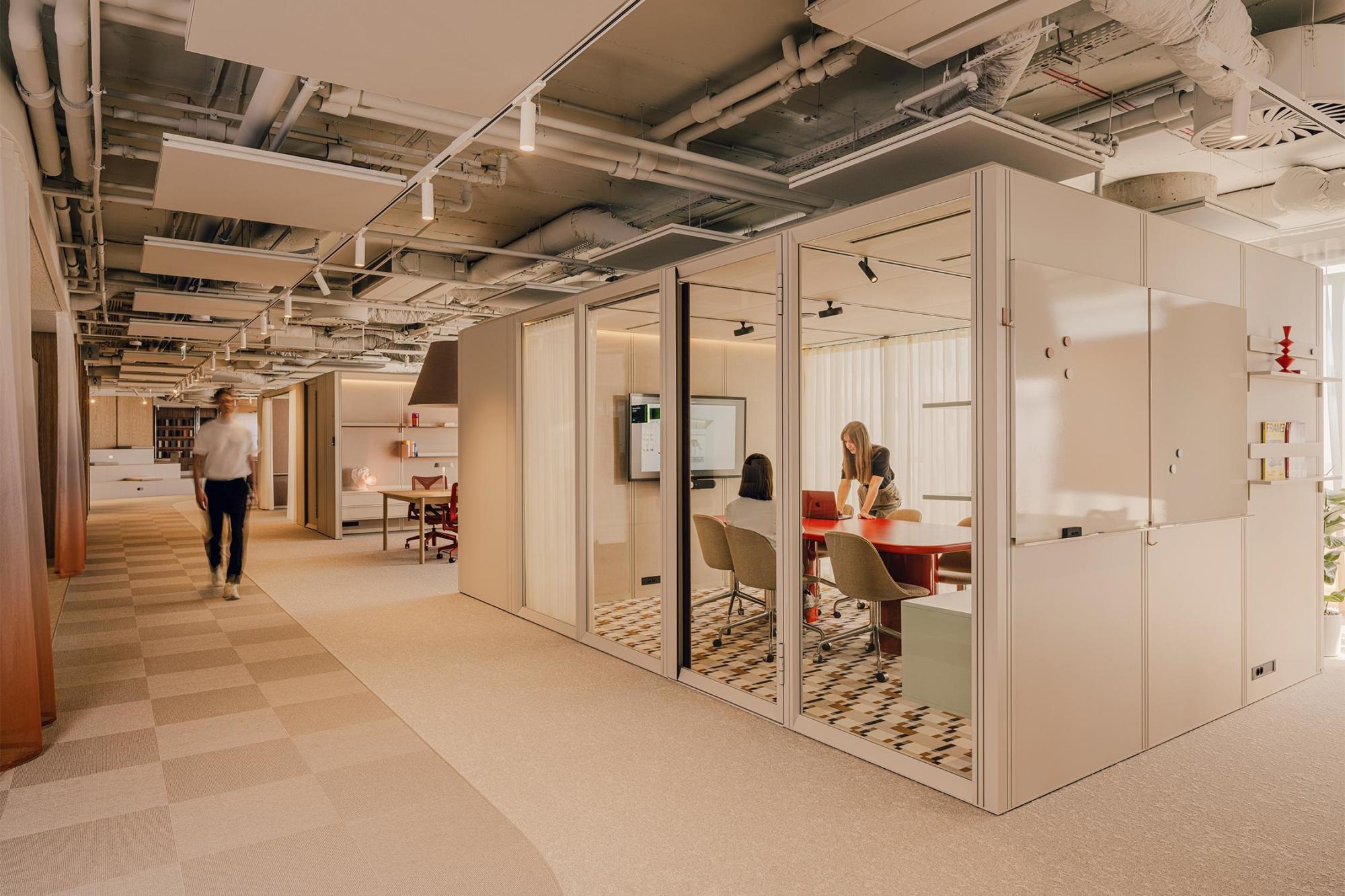 Europe’s First Fully Adaptable Office