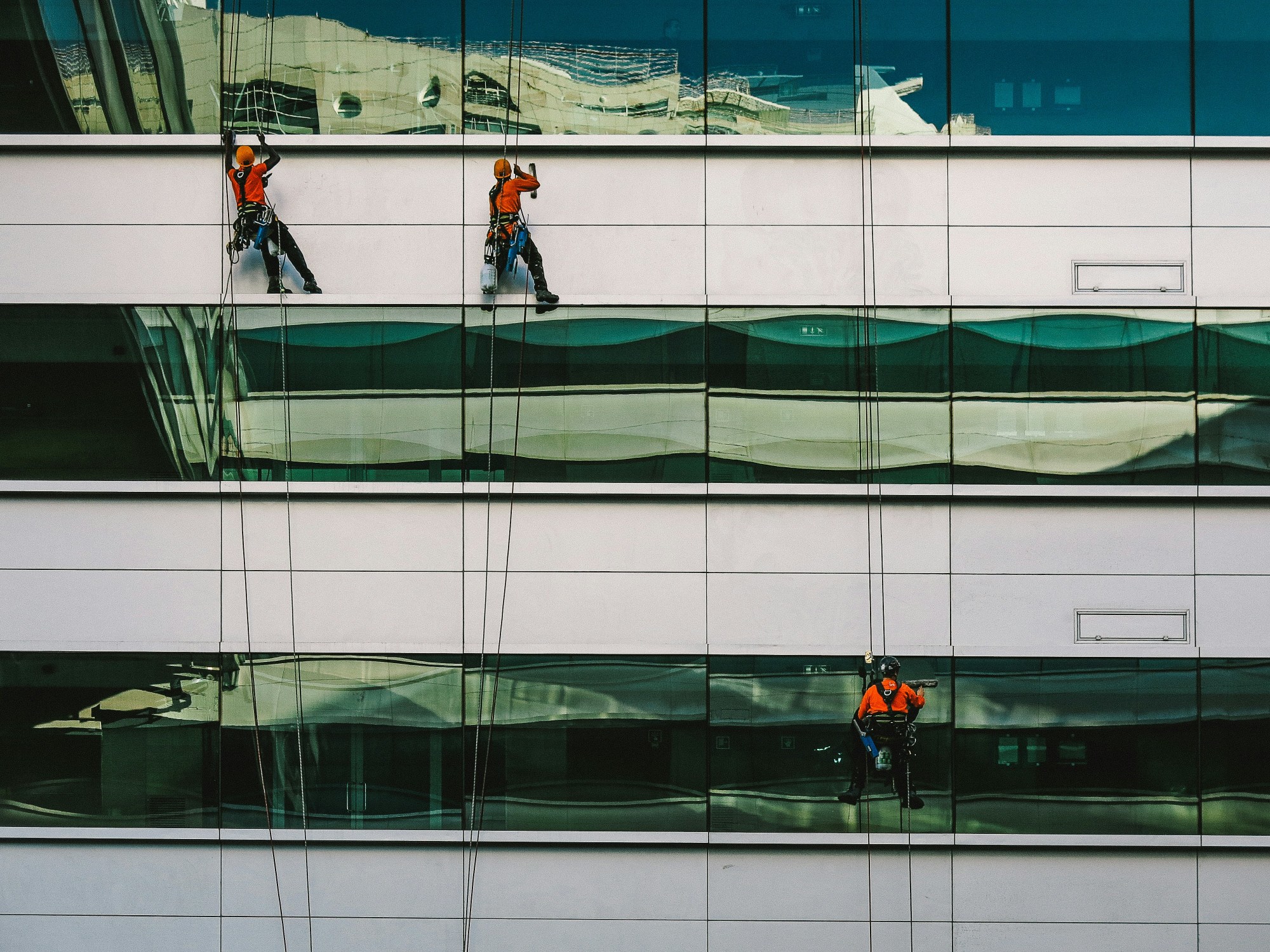 Federation of Window Cleaners Warns About Electrocution Risk