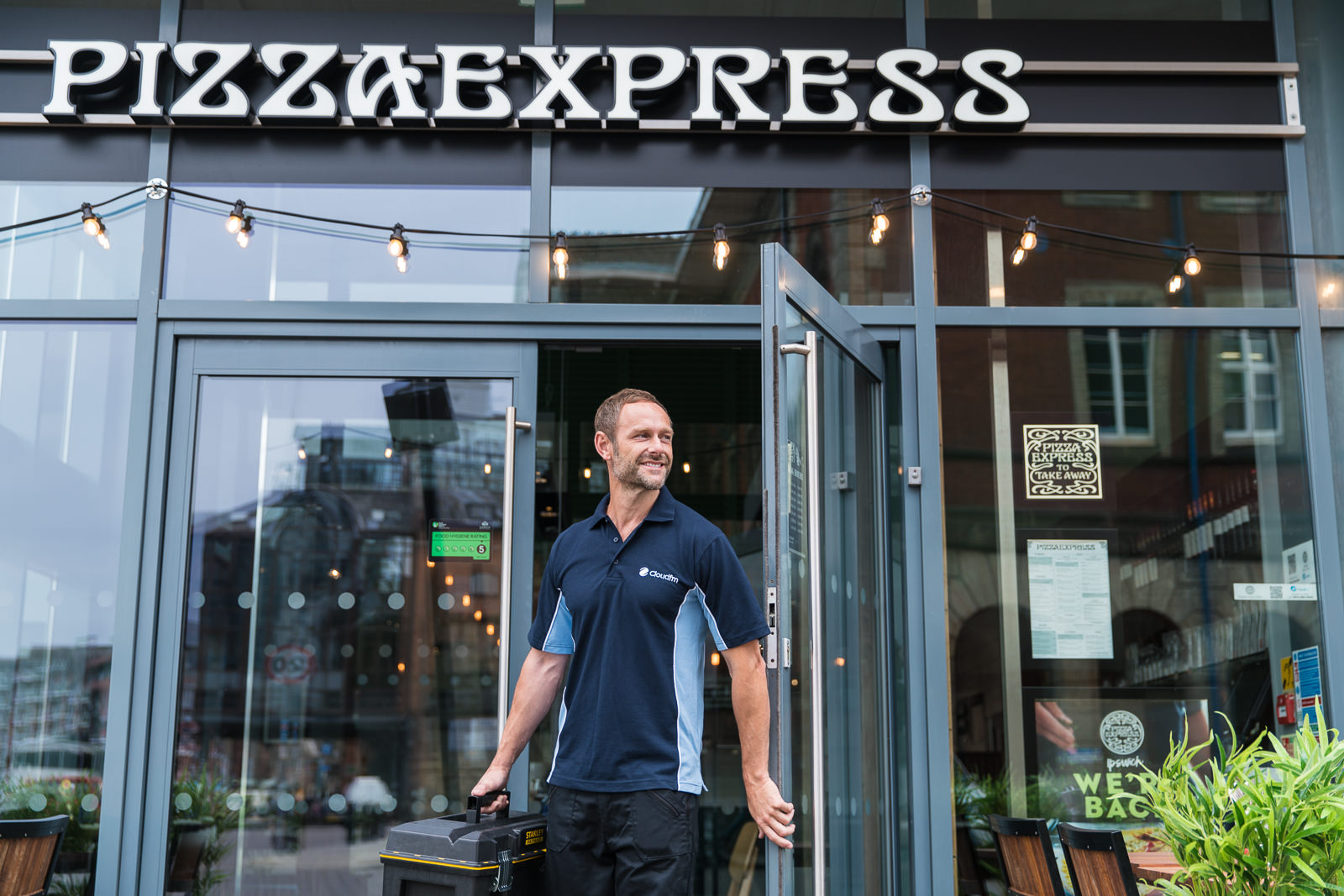 Pizza Express Renews Contract