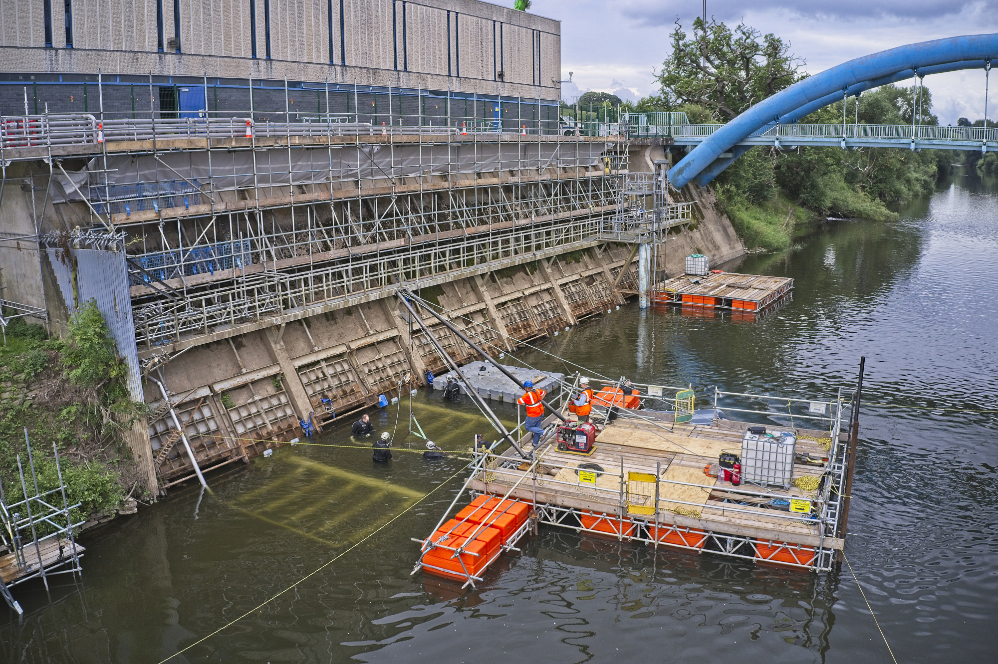 Floating Scaffolding for Construction