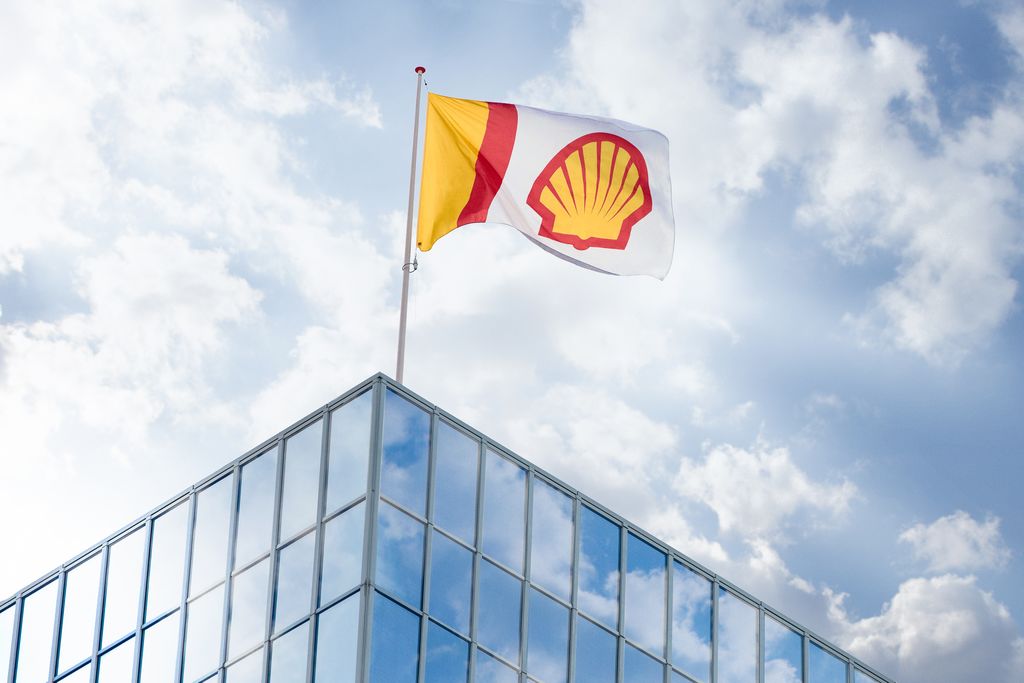 Shell Proposes to Move Head Office to UK